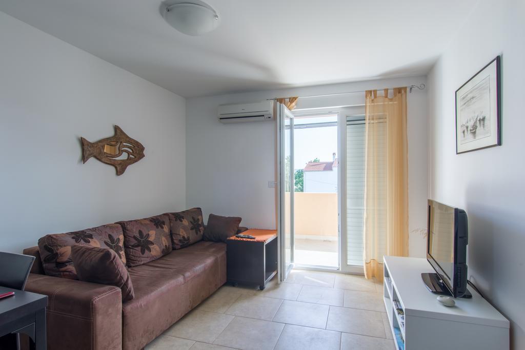 Apartments Domuzin Biograd Na Moru Εξωτερικό φωτογραφία
