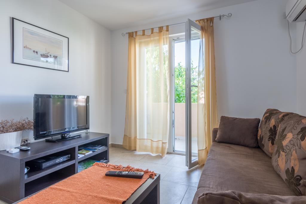 Apartments Domuzin Biograd Na Moru Εξωτερικό φωτογραφία