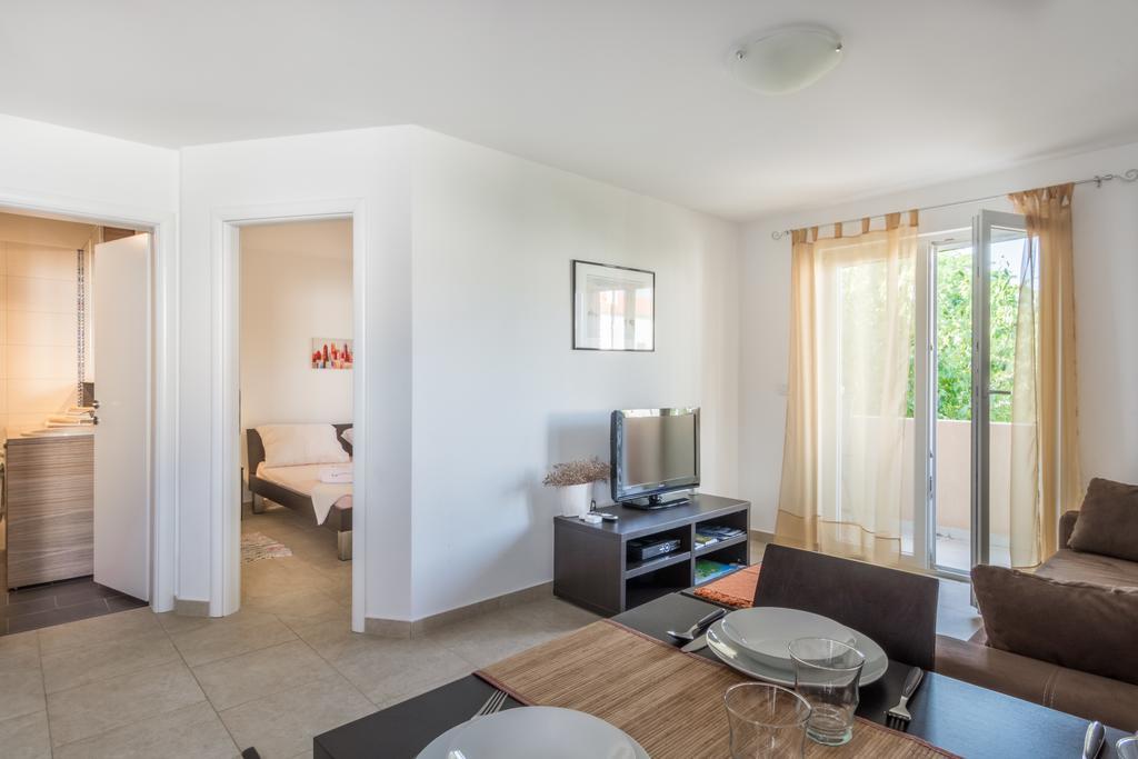 Apartments Domuzin Biograd Na Moru Εξωτερικό φωτογραφία