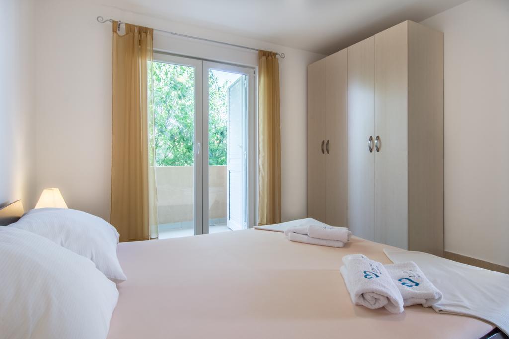 Apartments Domuzin Biograd Na Moru Εξωτερικό φωτογραφία