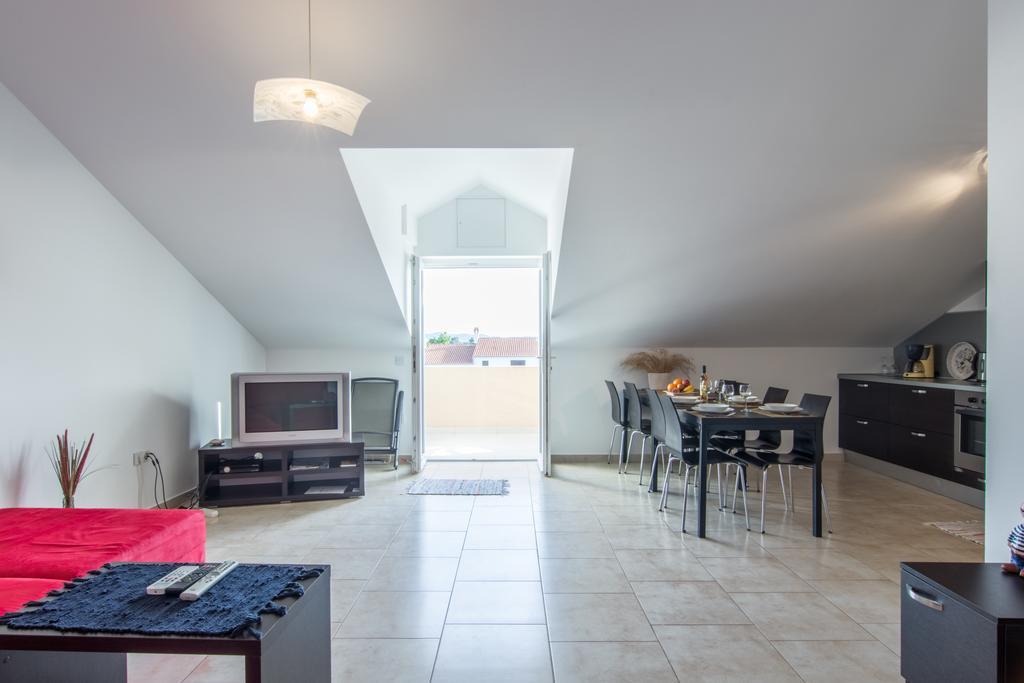 Apartments Domuzin Biograd Na Moru Εξωτερικό φωτογραφία