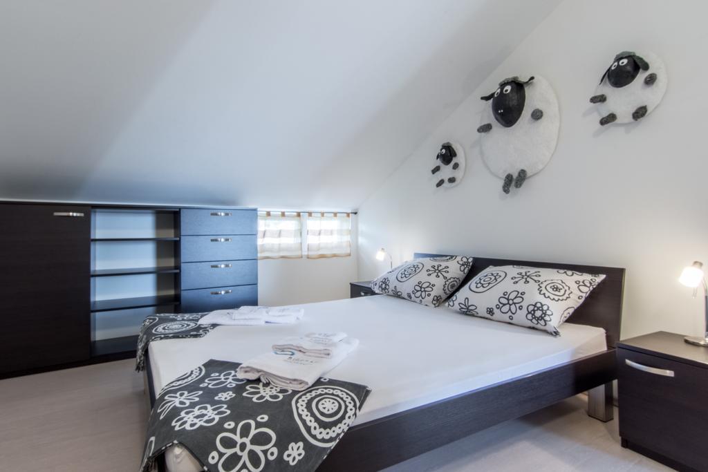 Apartments Domuzin Biograd Na Moru Εξωτερικό φωτογραφία
